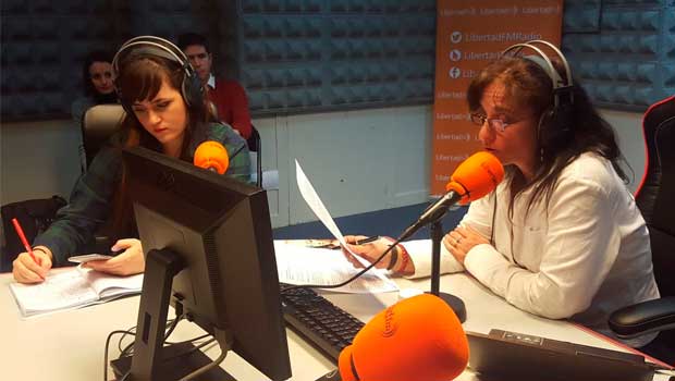 Naranjas marisa participa en el programa de radio Mañana es hoy
